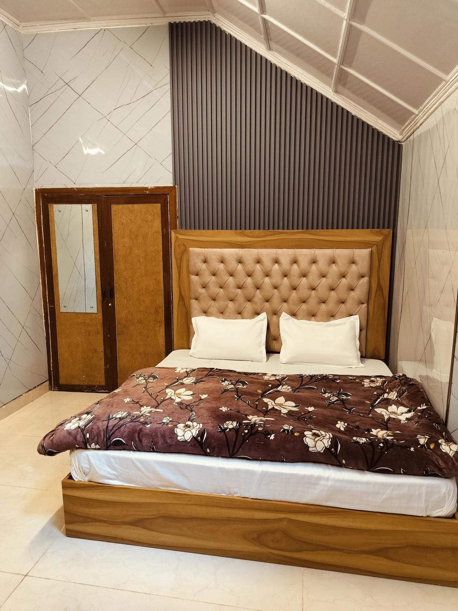 Madan Kunj B & B Mall Road Шимла Экстерьер фото
